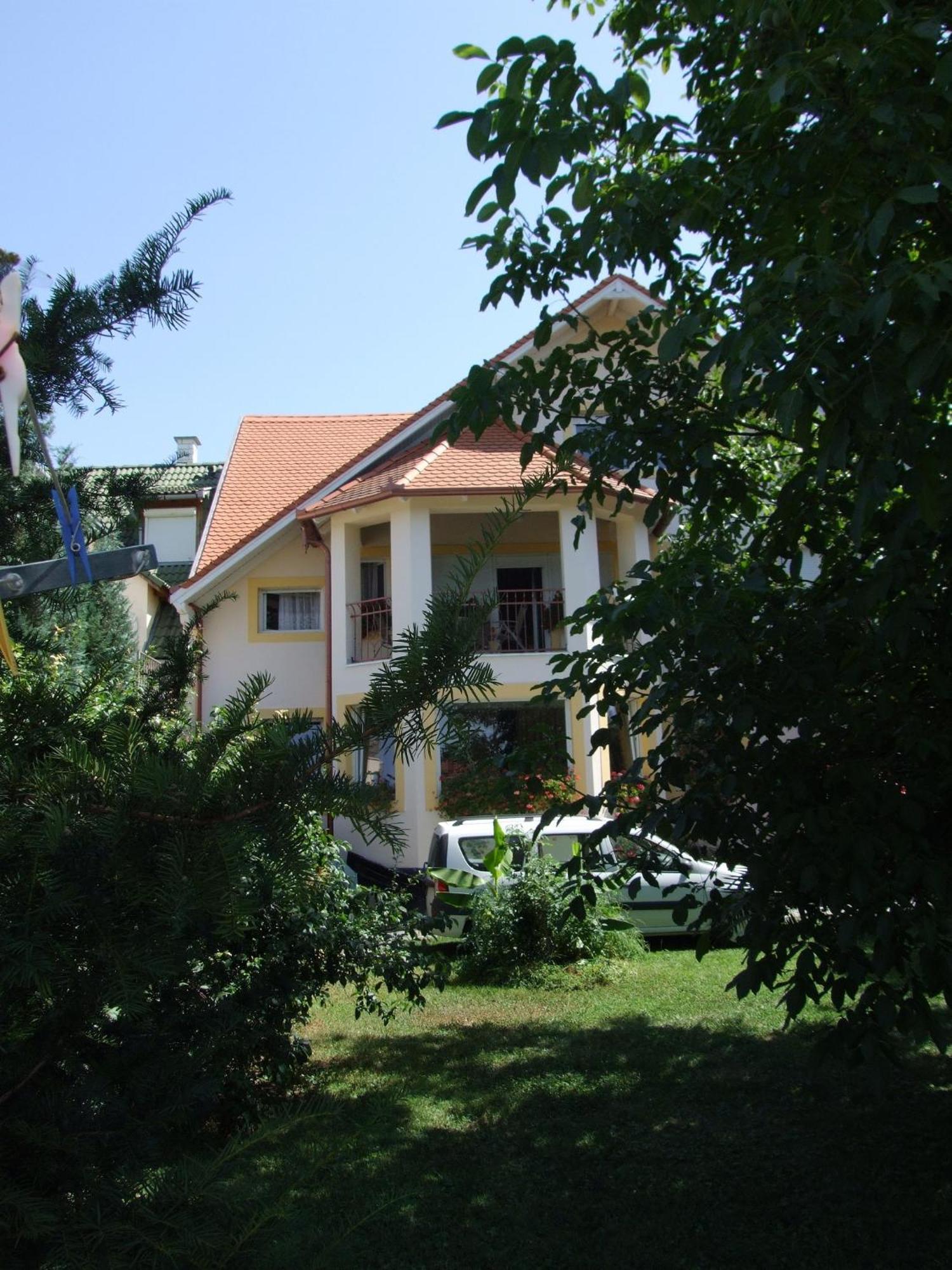 Apartment Revesz Харканы Экстерьер фото